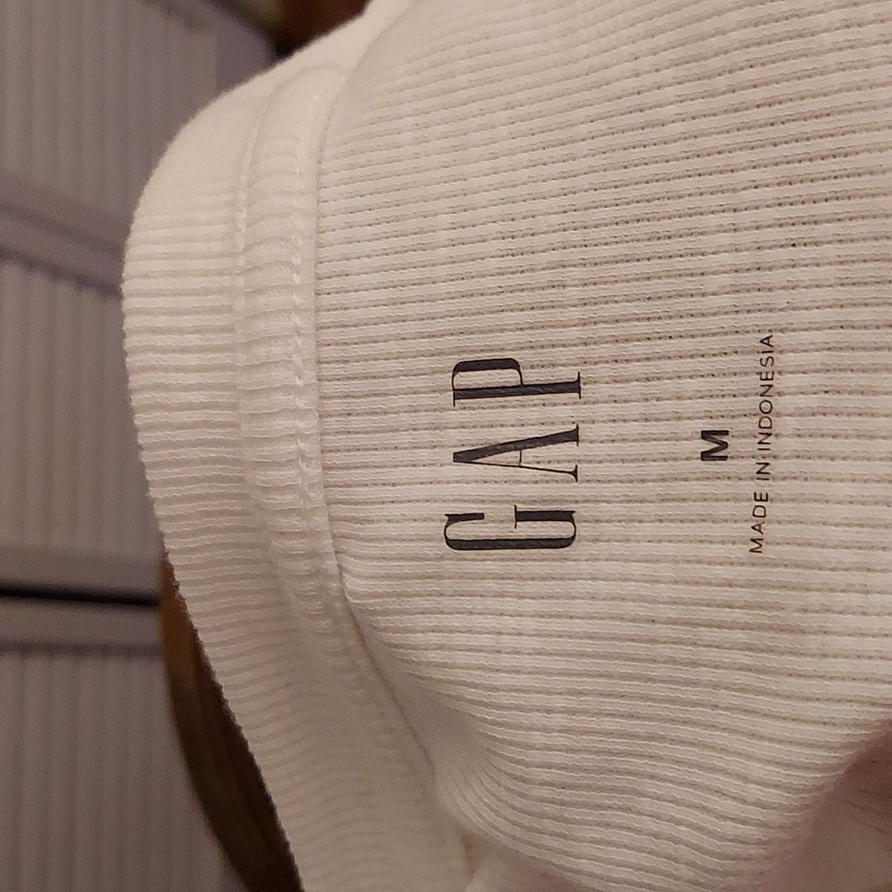 GAP White Ruffle Sleeve Tank Top - Picture 6 of 6